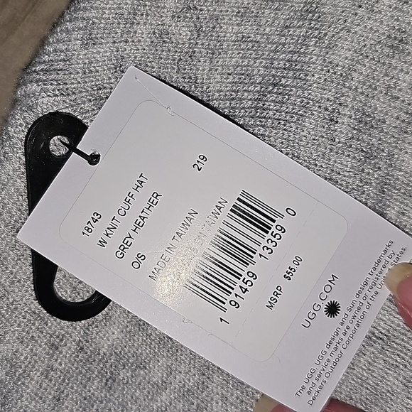 UGG Cuff Beanie - Picture 4 of 5